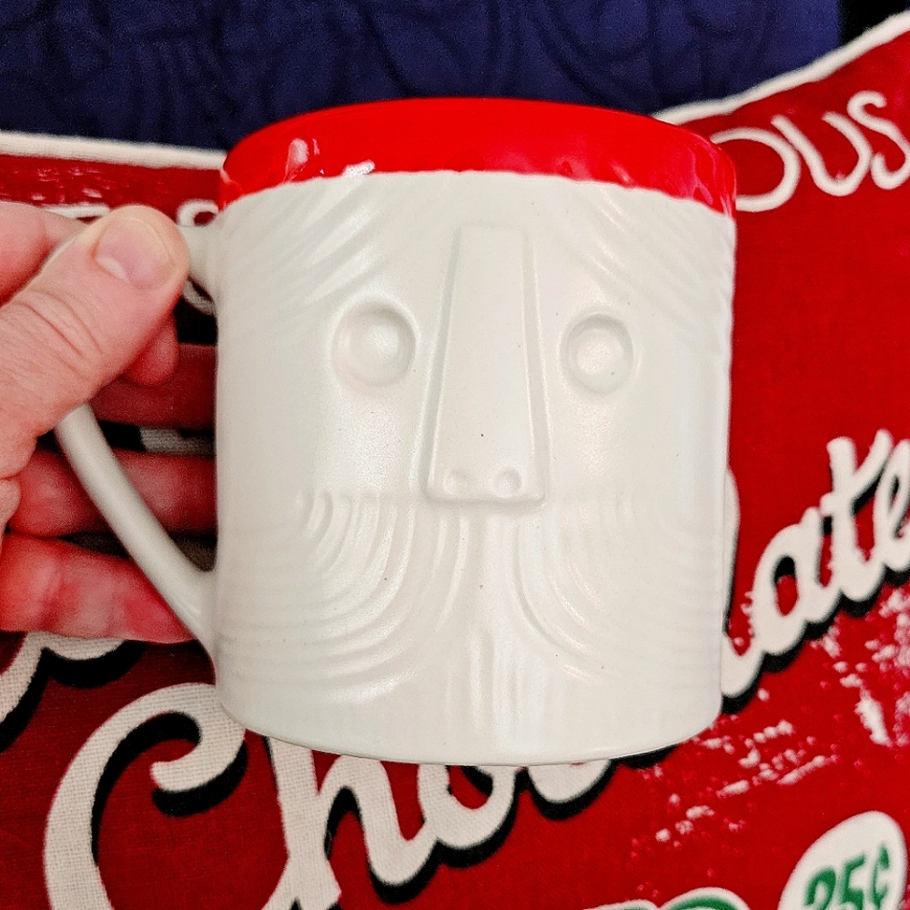 Crate & Barrel Christmas Santa mug like new